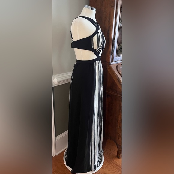 BCBG MaxAzria Cutout Malgosia Formal Evening Gown - Picture 8 of 11